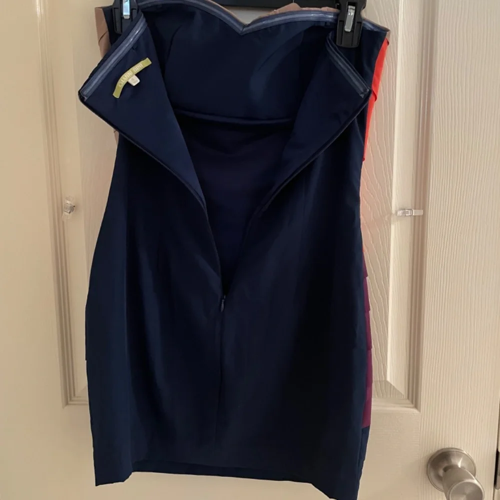 Dress - Picture 3 of 7